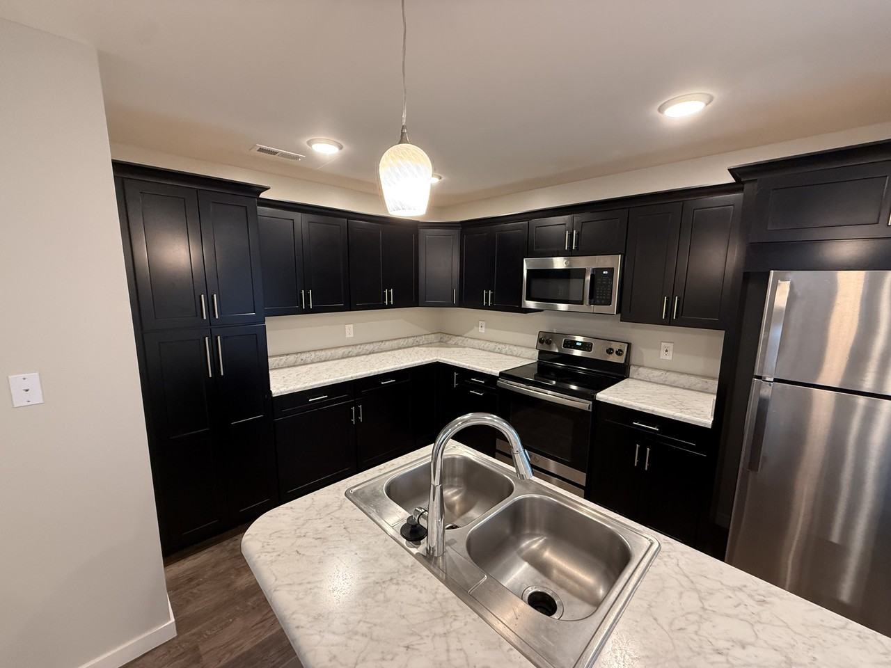 408 Creekview Dr #408 - Photo 7 of 50