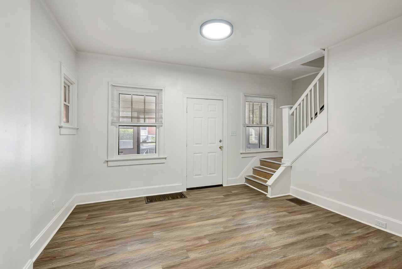 2231 Flora St #1 - Photo 3 of 29