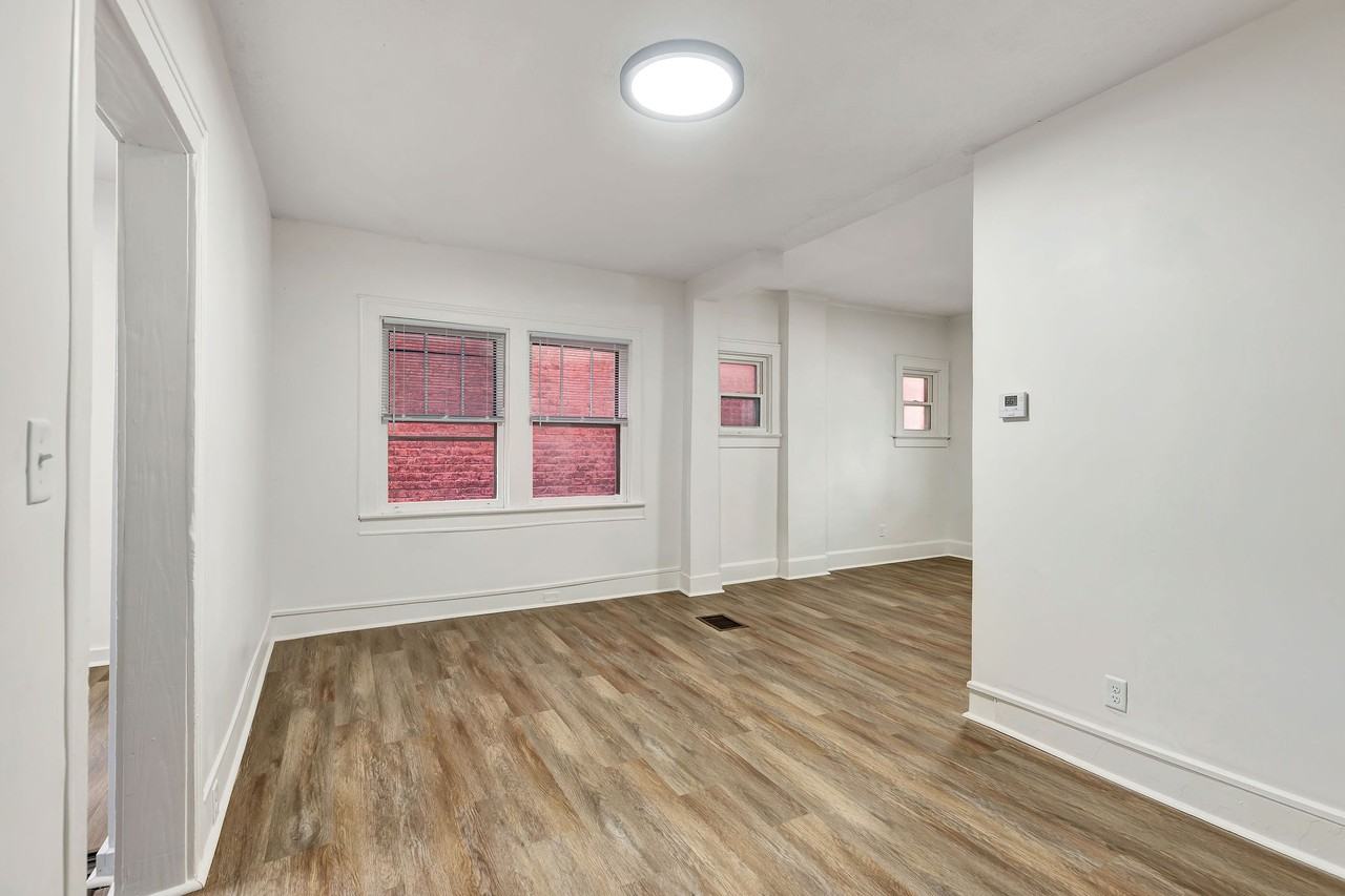 2231 Flora St #1 - Photo 6 of 29