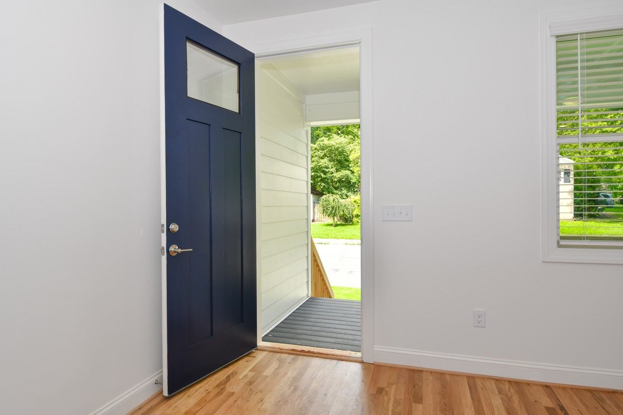 503 South Chapman Street #B - Photo 3 of 35