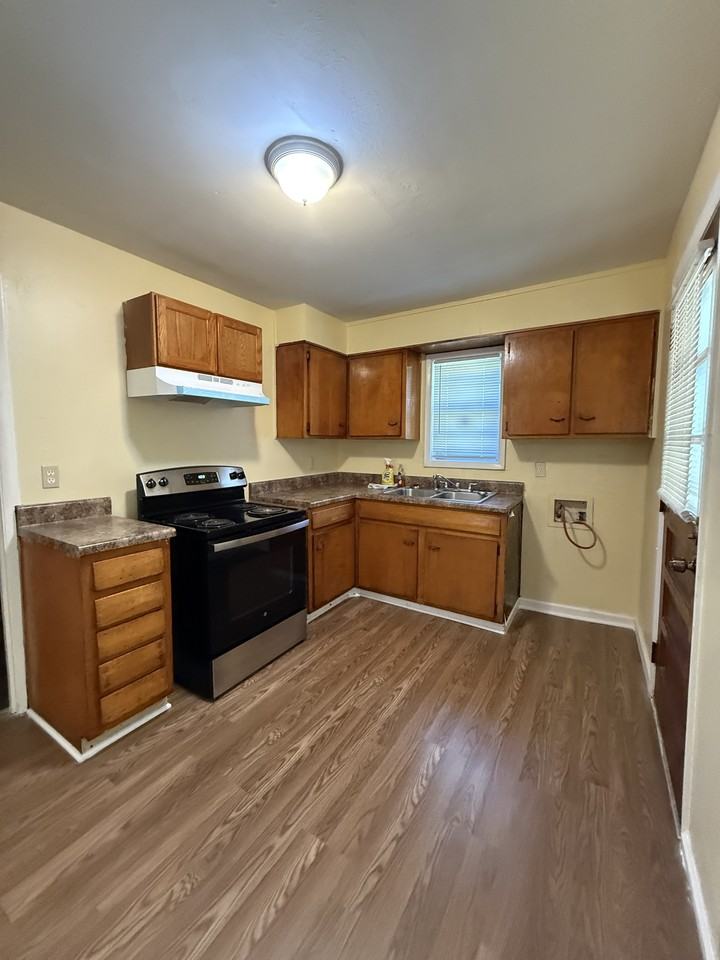 646 Leacrest Avenue #1 - Photo 3 of 10