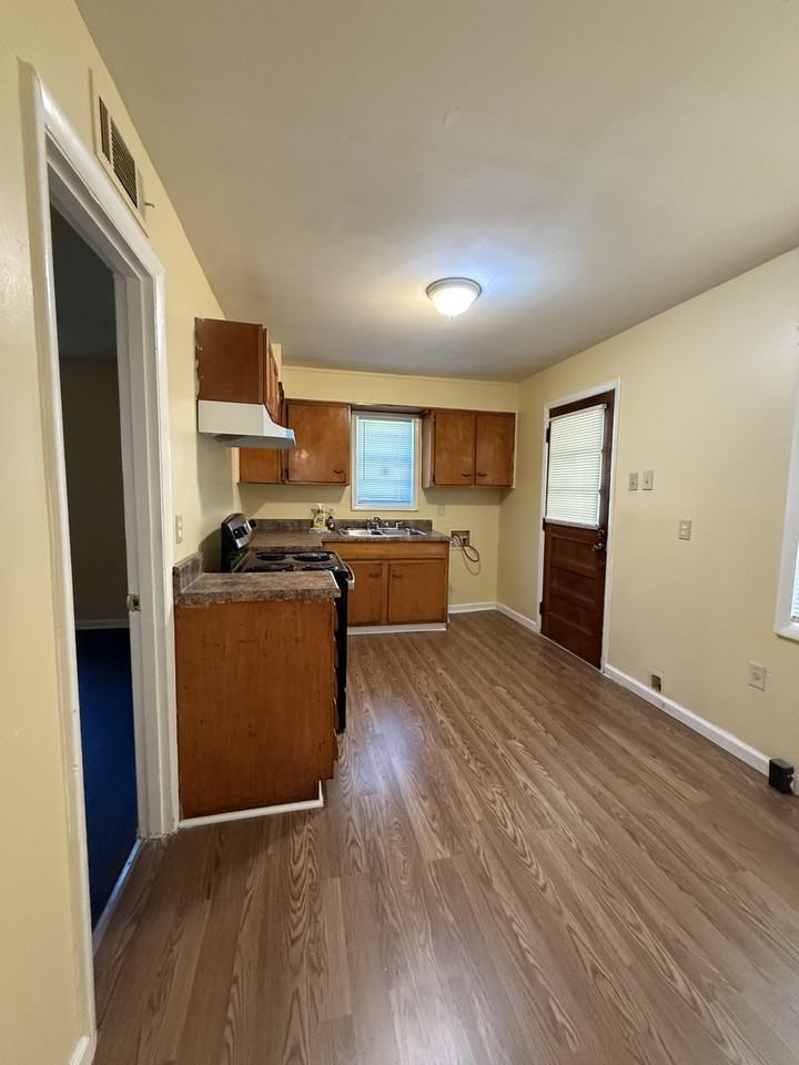 646 Leacrest Avenue #1 - Photo 4 of 10