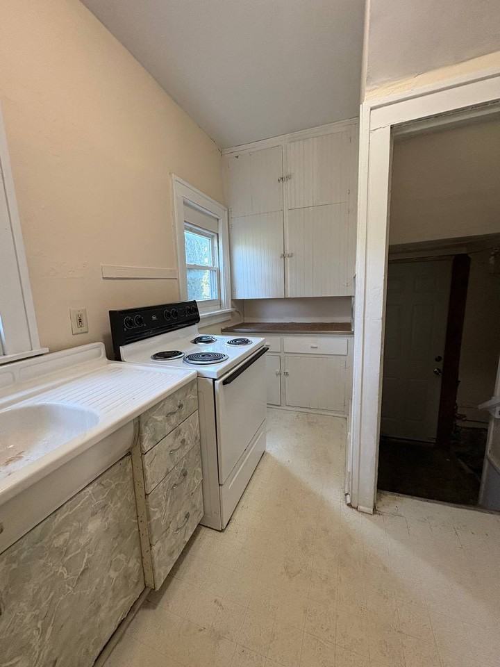 27 2nd Avenue Southeast #1 - Photo 4 of 10