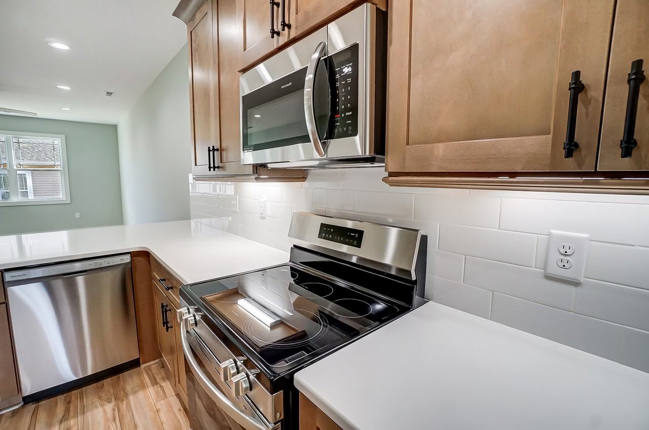 1517 1517 28th Street Place Southeast #1 - Photo 4 of 10