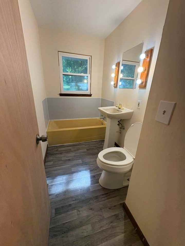 731 7th Ave Ne #1 - Photo 6 of 10