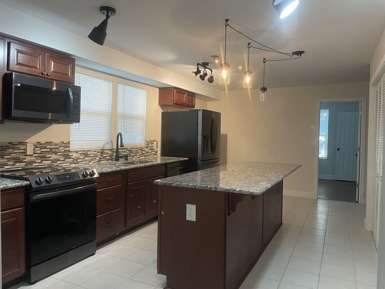 101 Honeycutt Dr #1 - Photo 3 of 9