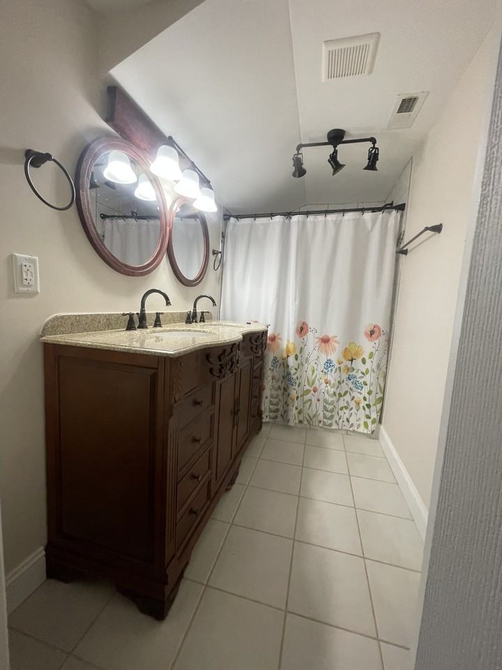 101 Honeycutt Dr #1 - Photo 6 of 9