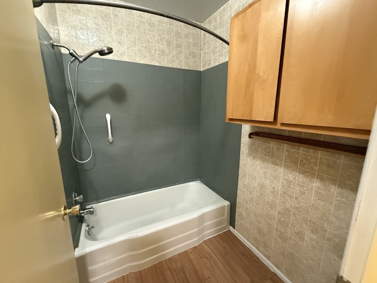 326 Miles Avenue - Photo 6 of 14