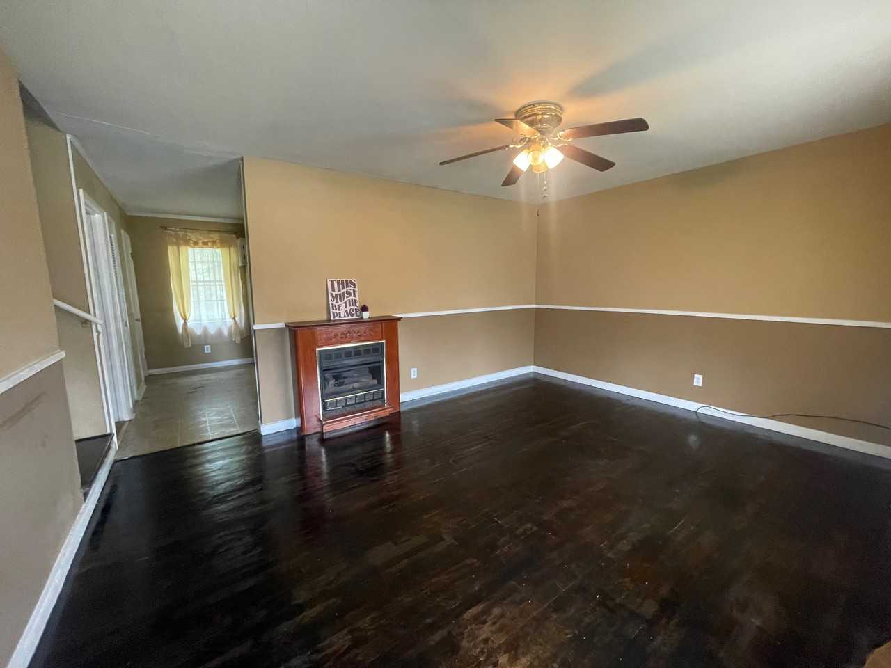 Cerro Vista St SW #1 - Photo 2 of 10