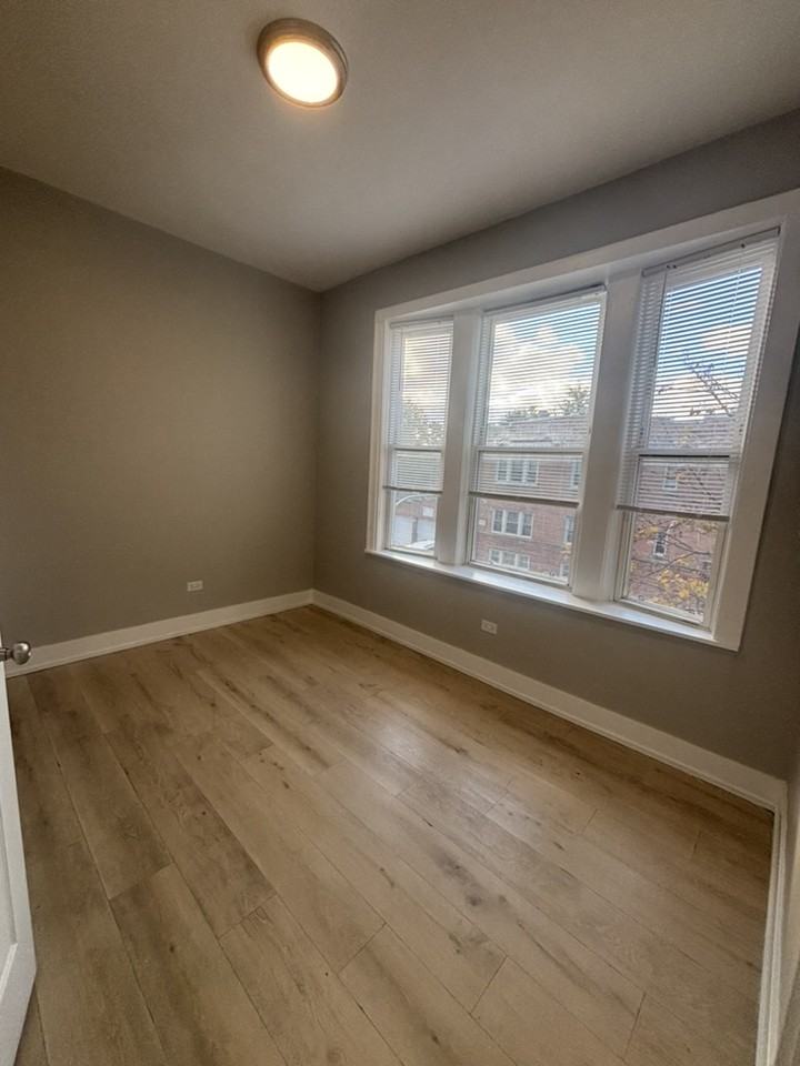 3856 W Hirsch St - Photo 7 of 9