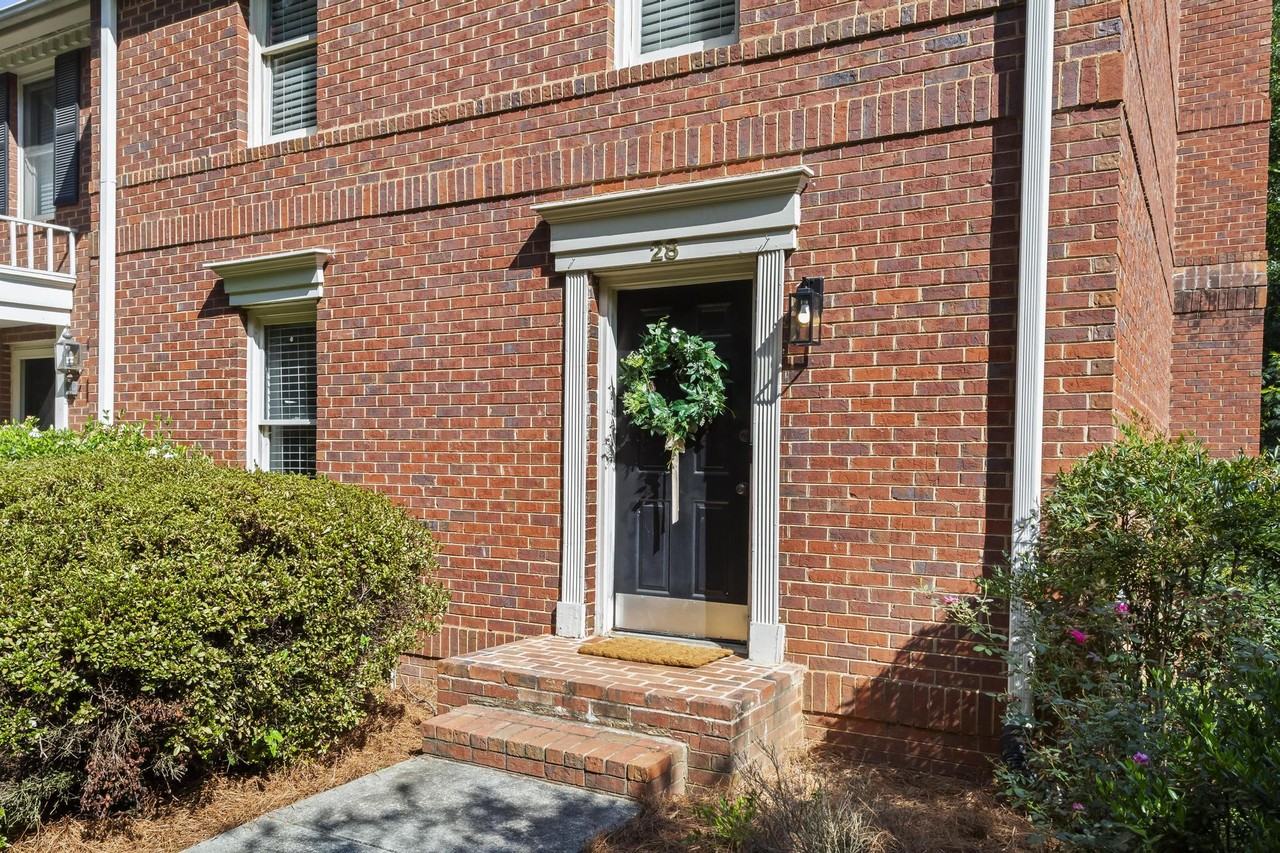 28 Huntington Place Dr #1 - Photo 3 of 28