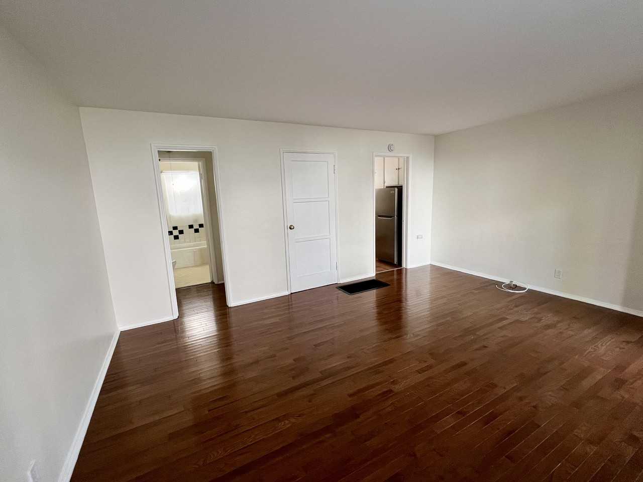1061 East Broadway #4