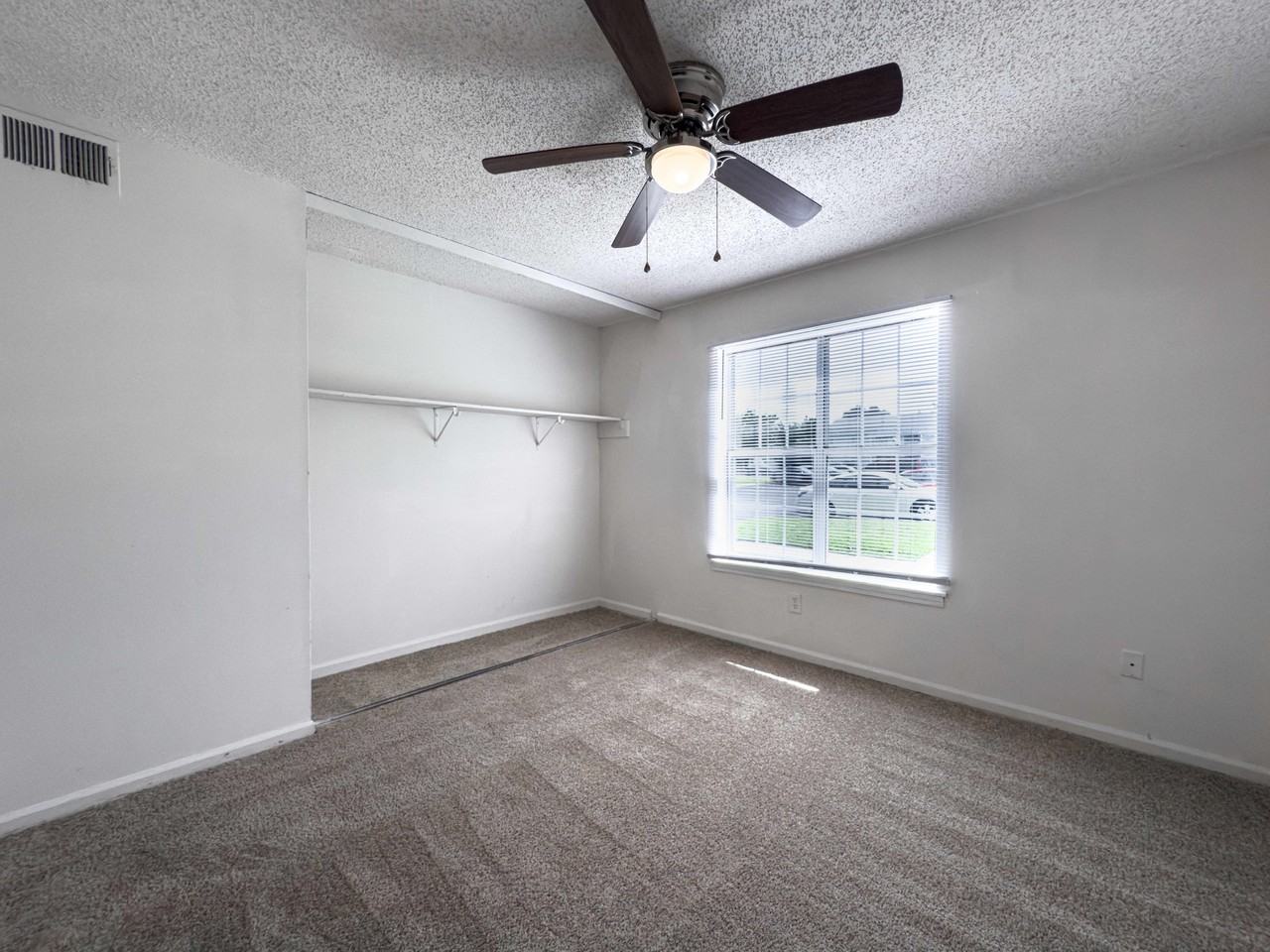 731 South Parker Drive #F - Photo 6 of 8