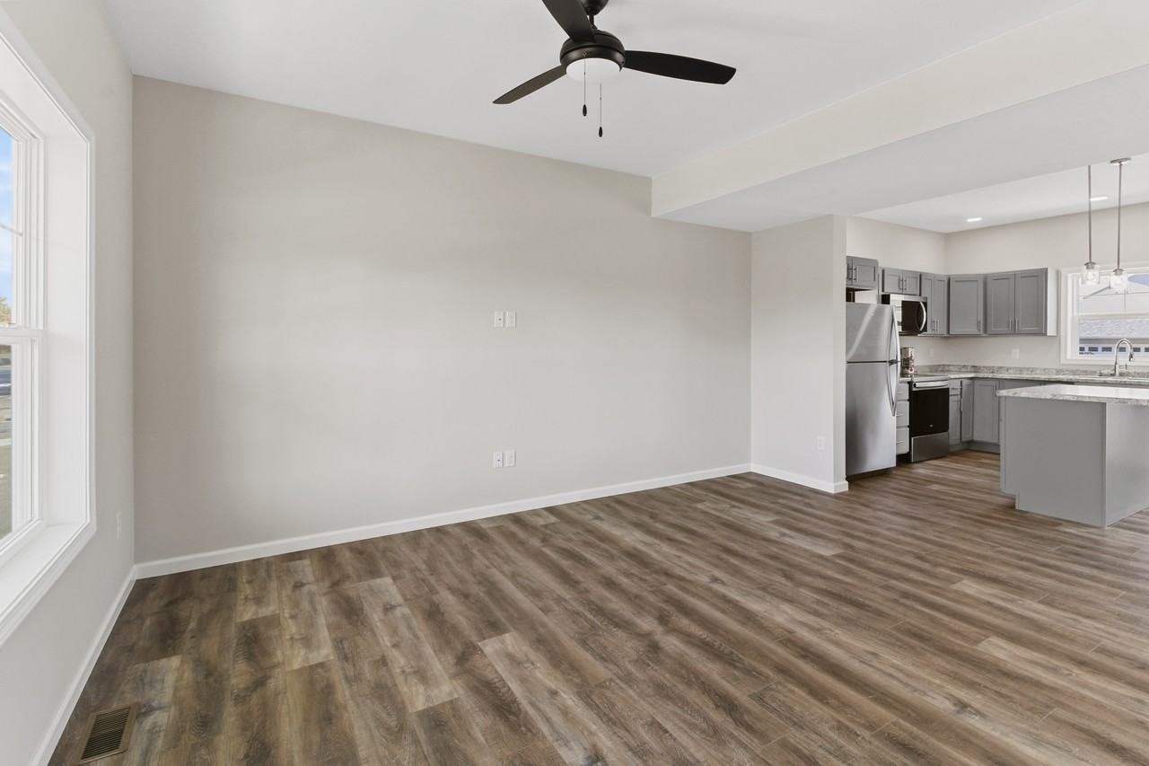 1316 S Smith Rd #1 - Photo 5 of 22