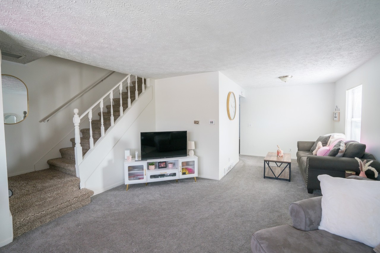 923 Burcham Dr #923 - Photo 2 of 33