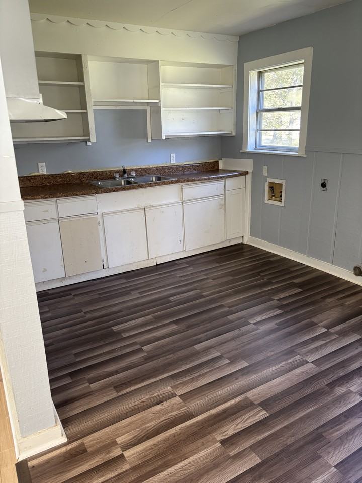 316 S Park Ave #1 - Photo 2 of 6