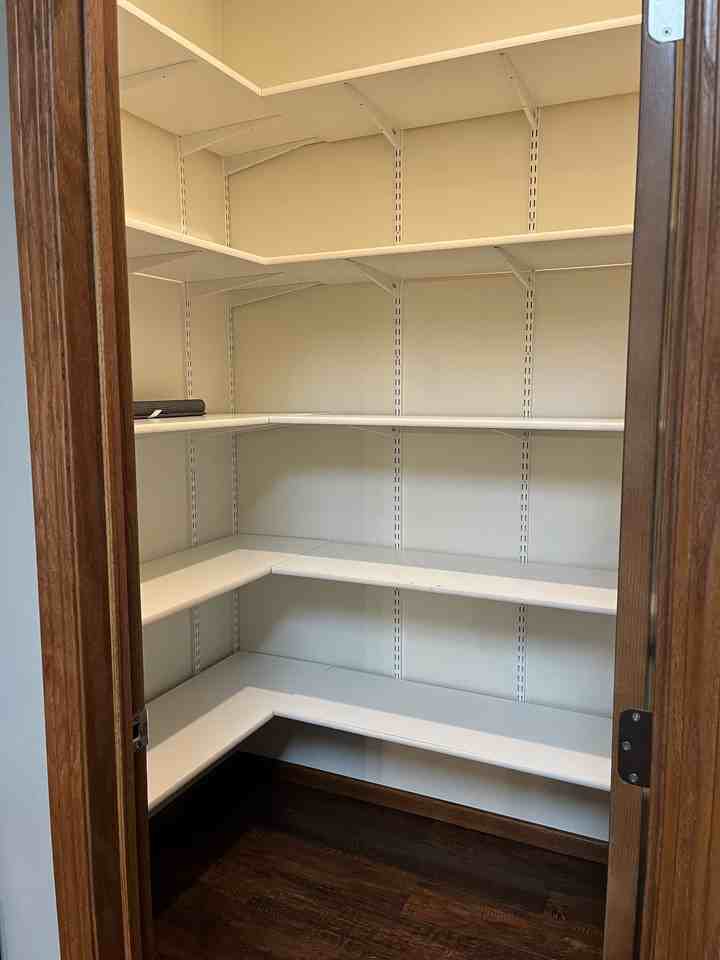 1501 N Grove Pl #1501 - Photo 5 of 11