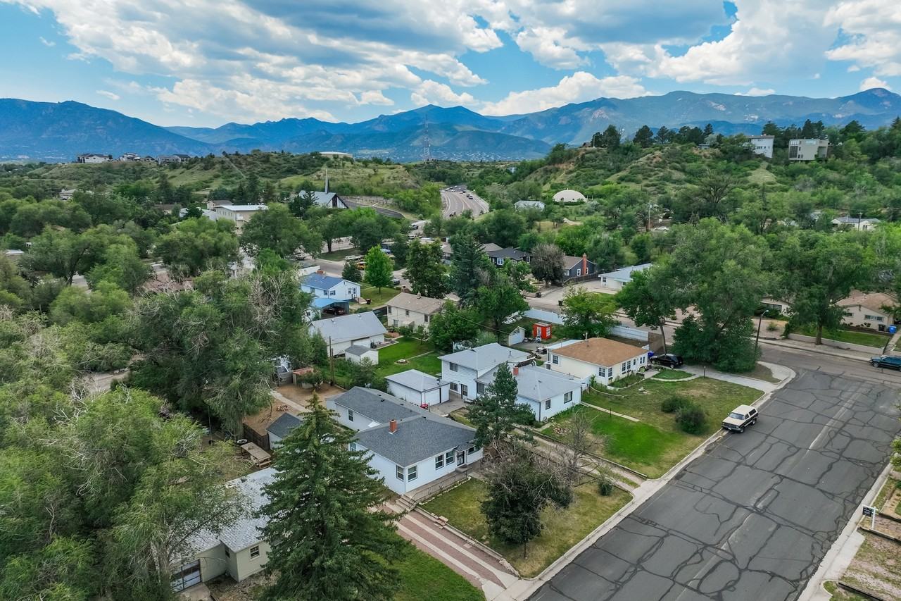 515 W San Miguel St #1 - Photo 5 of 37