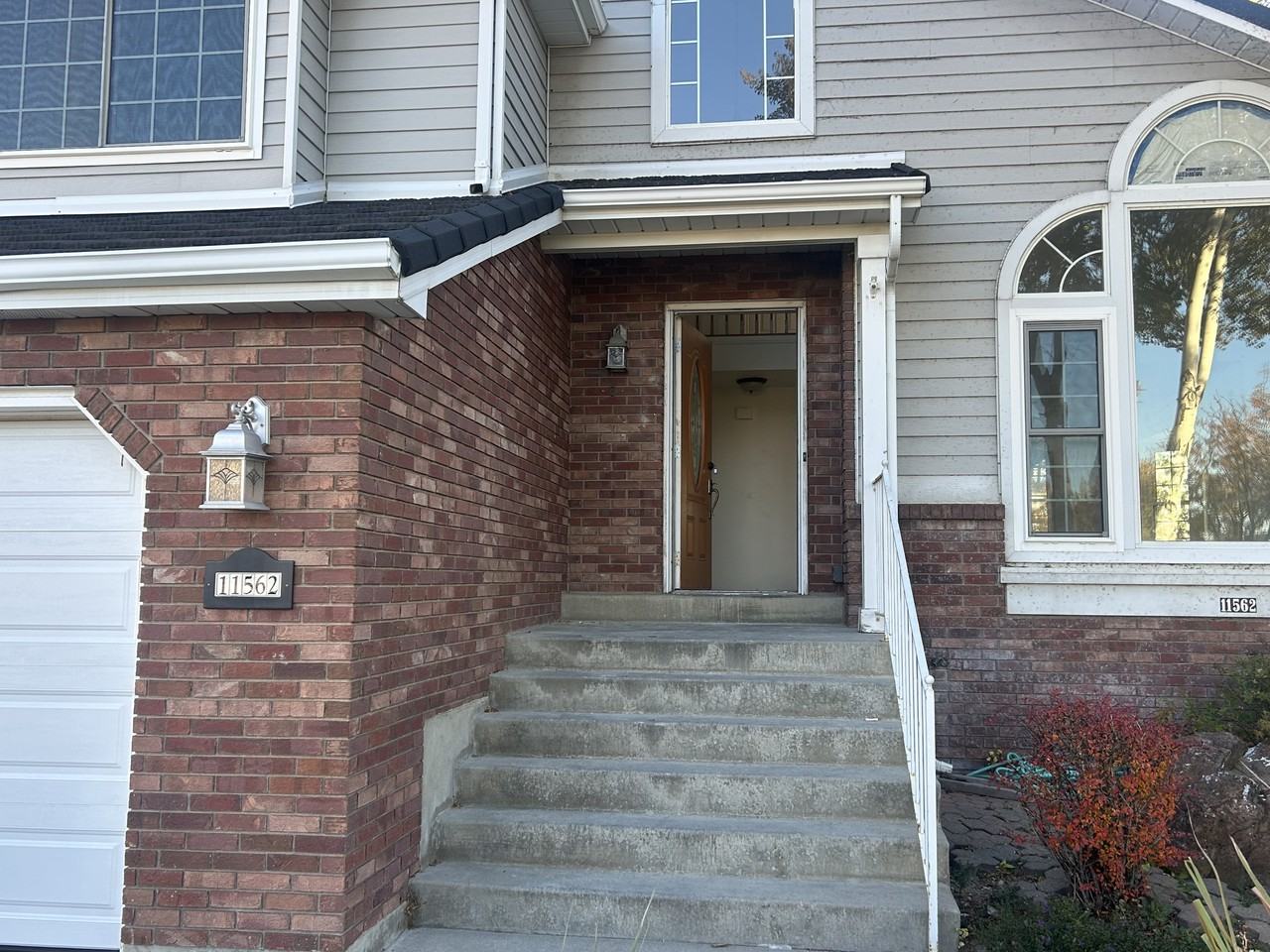 11562 S Cherry Knoll Cir #1 - Photo 4 of 27