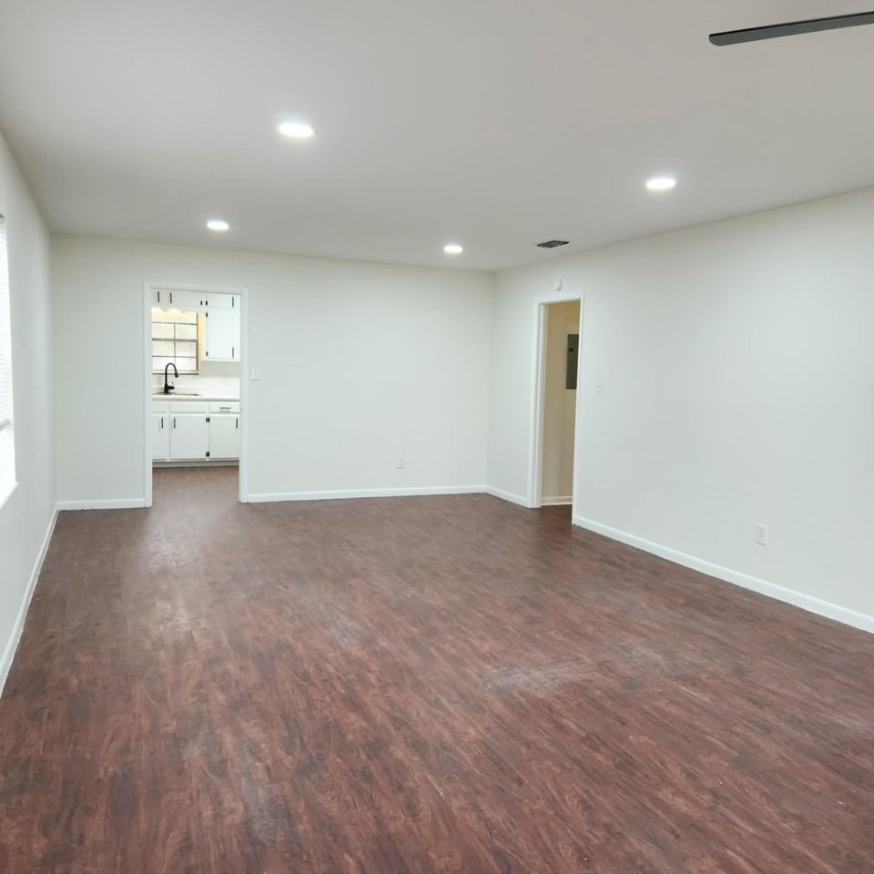 1031 Carrin Dr #A - Photo 4 of 18