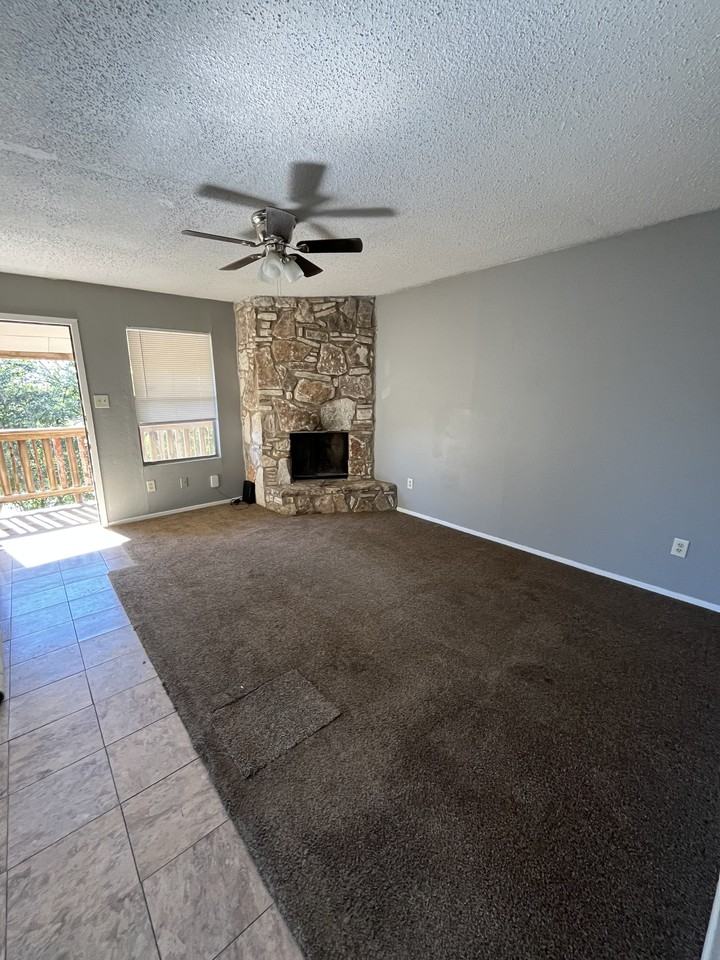 813 Bracewood Circle #D - Photo 2 of 9