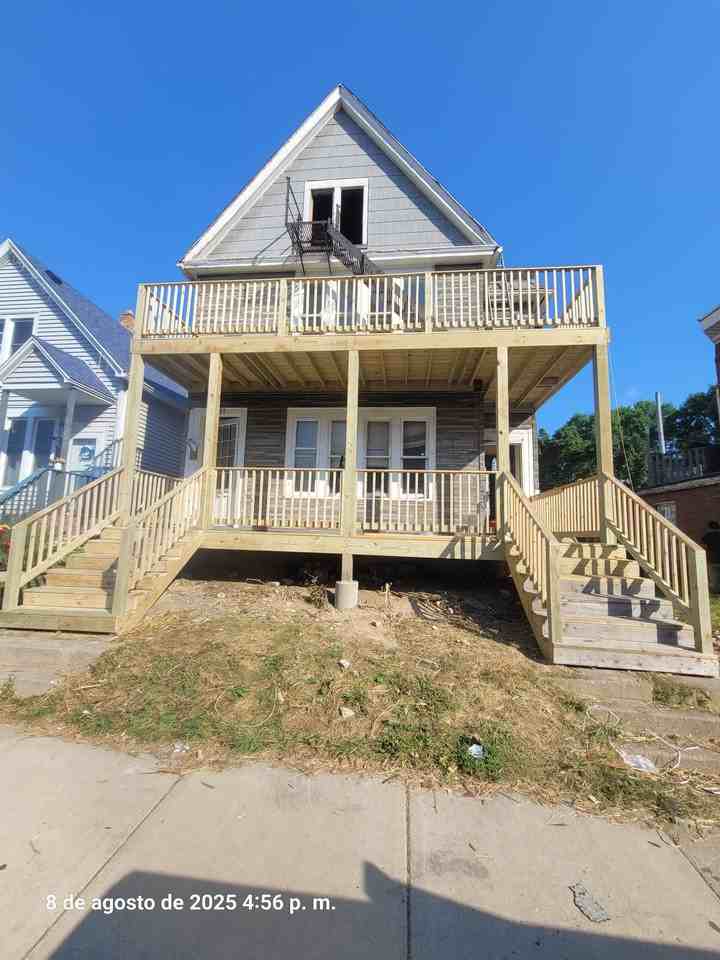 1231 W Windlake Ave #1231A - Photo 2 of 2