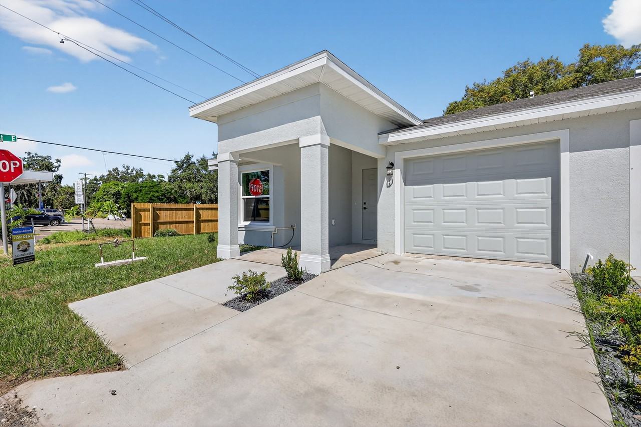 1503 8th Ave E #1 - Photo 2 of 10