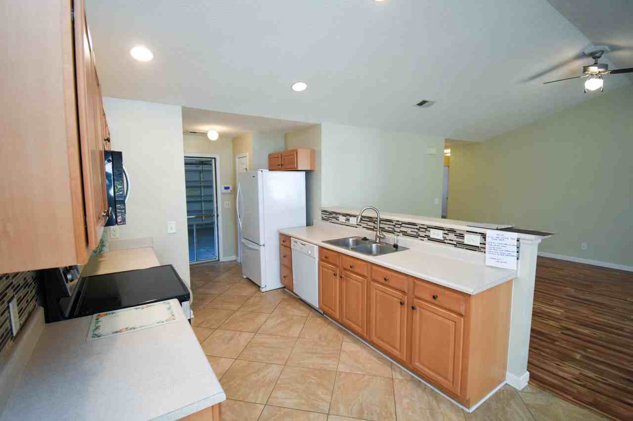 717 W Perry Rd #1 - Photo 3 of 16