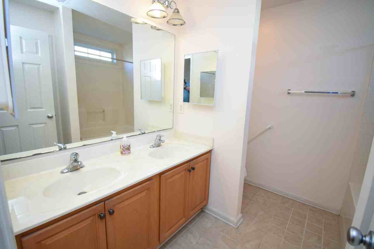 717 W Perry Rd #1 - Photo 7 of 16