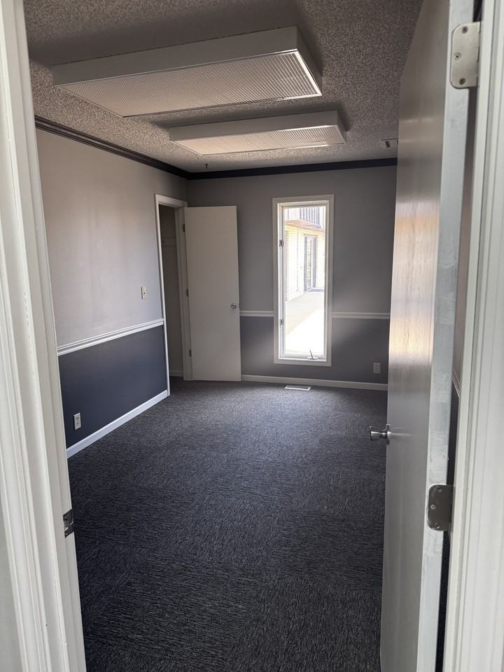 506 North Maguire Street #A - Photo 4 of 21