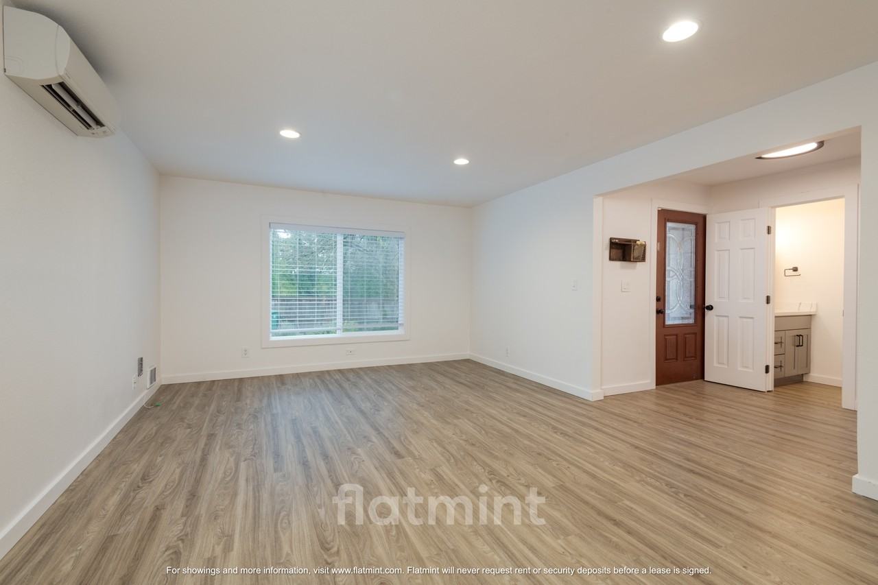 20005 25th Ave Ne #1 - Photo 3 of 26