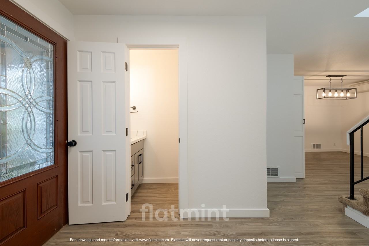 20005 25th Ave Ne #1 - Photo 7 of 26