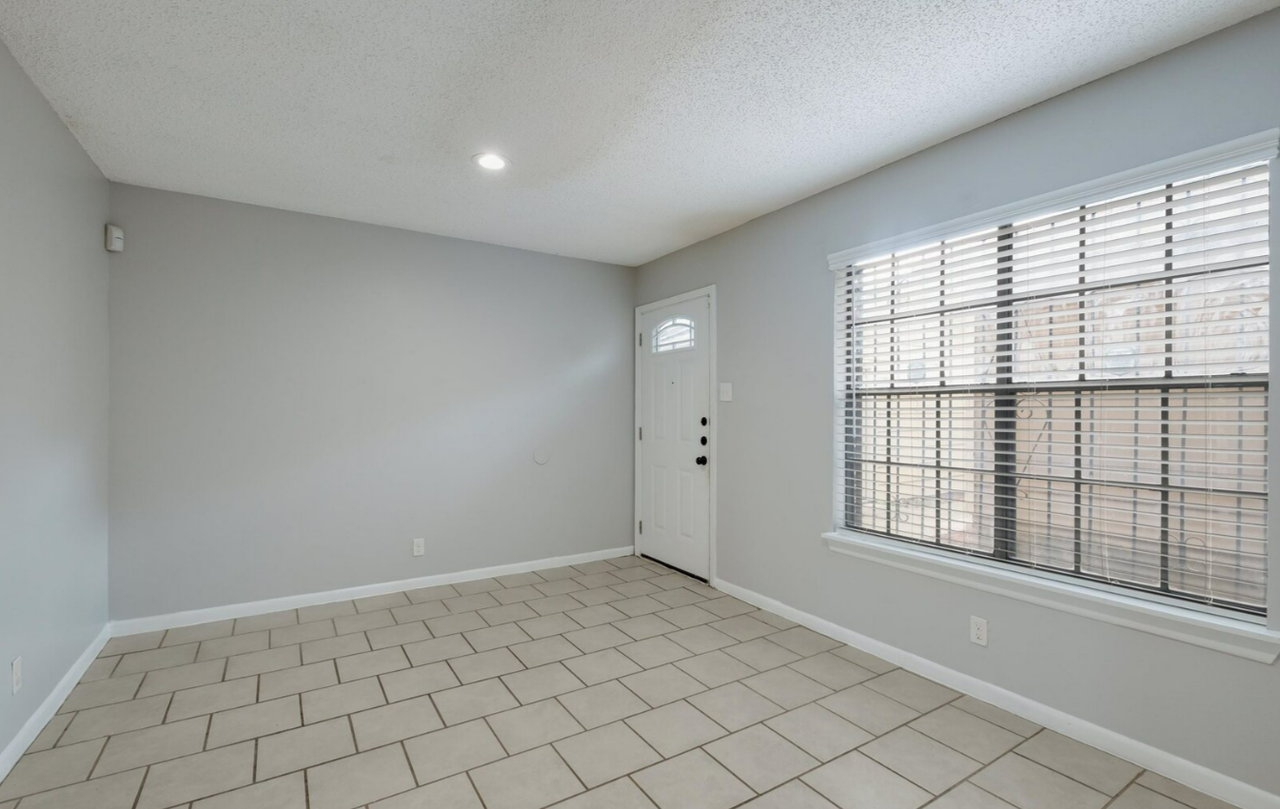 5806 Rue Royale #1 - Photo 6 of 19