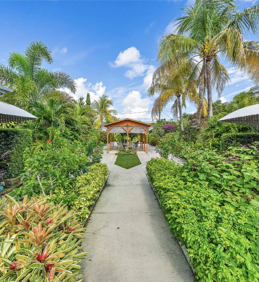 223 223 S Palmway - 5 #5 - Photo 2 of 9