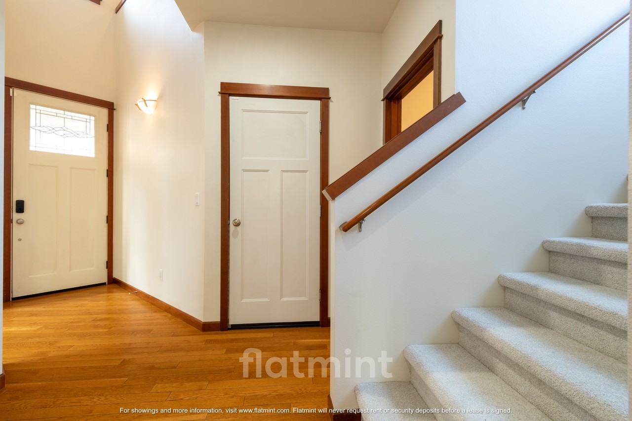 4418 137th Pl Se #1 - Photo 2 of 29