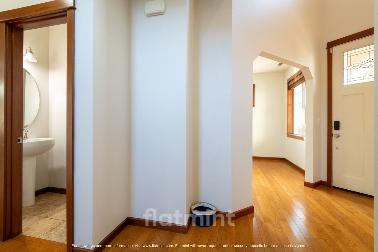 4418 137th Pl Se #1 - Photo 3 of 29