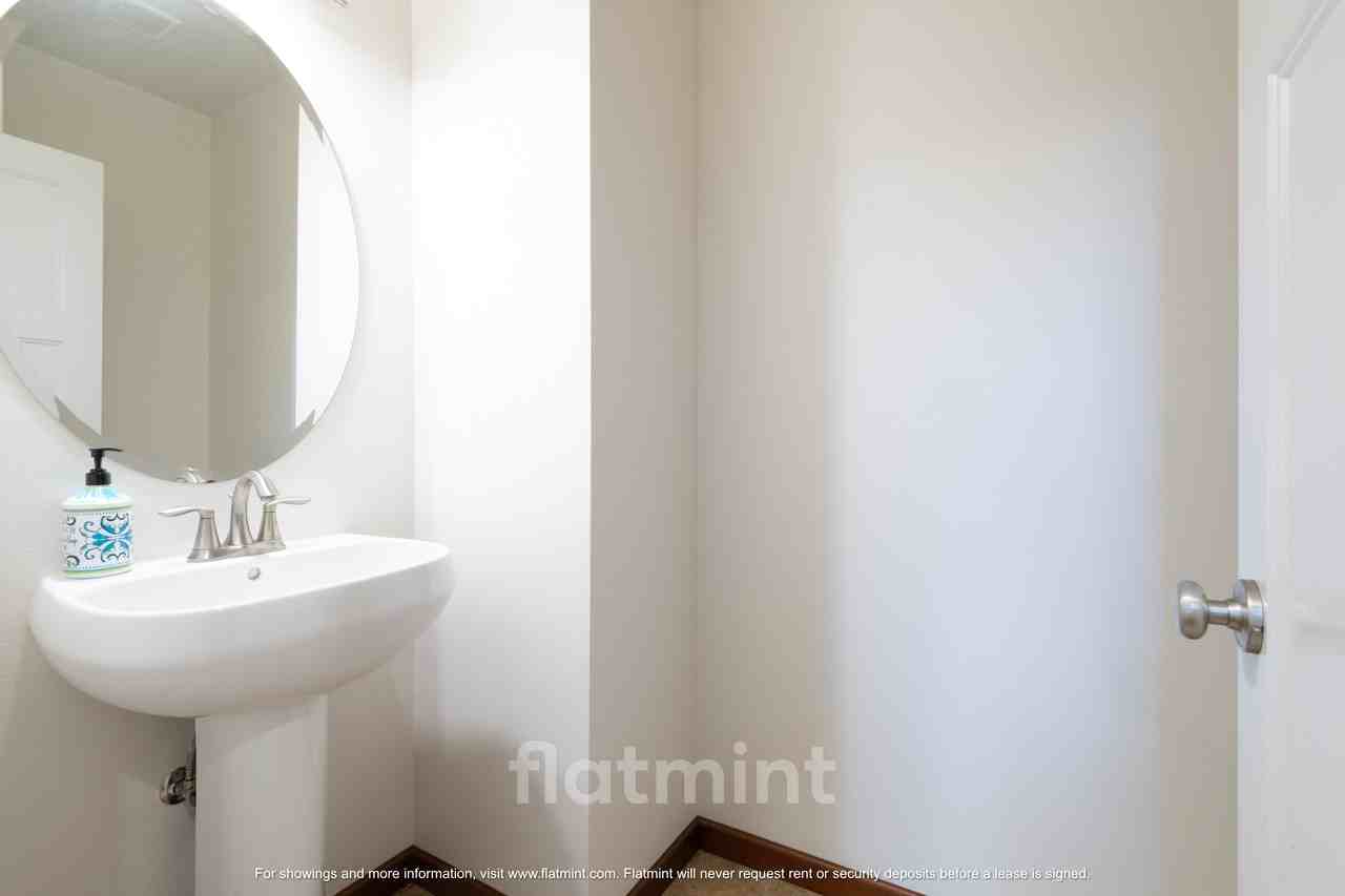 4418 137th Pl Se #1 - Photo 5 of 29