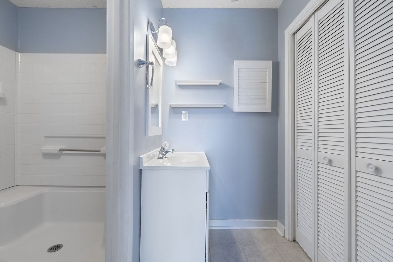 1100 Shoreline Drive #217 - Photo 3 of 33