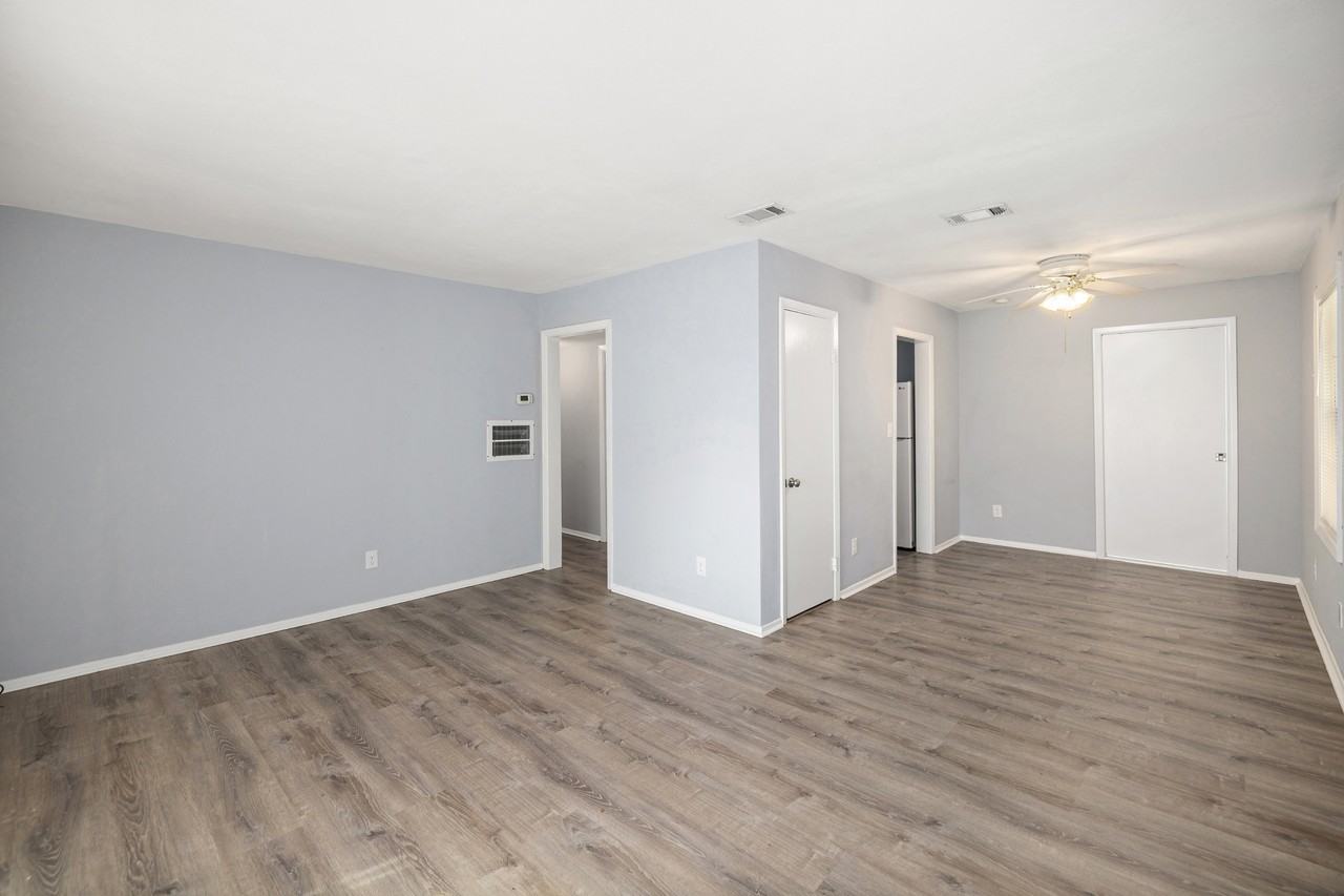 354 Chicago Ave #1 - Photo 6 of 42