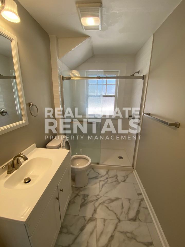 502 5th Avenue Northwest #1 - Photo 7 of 10