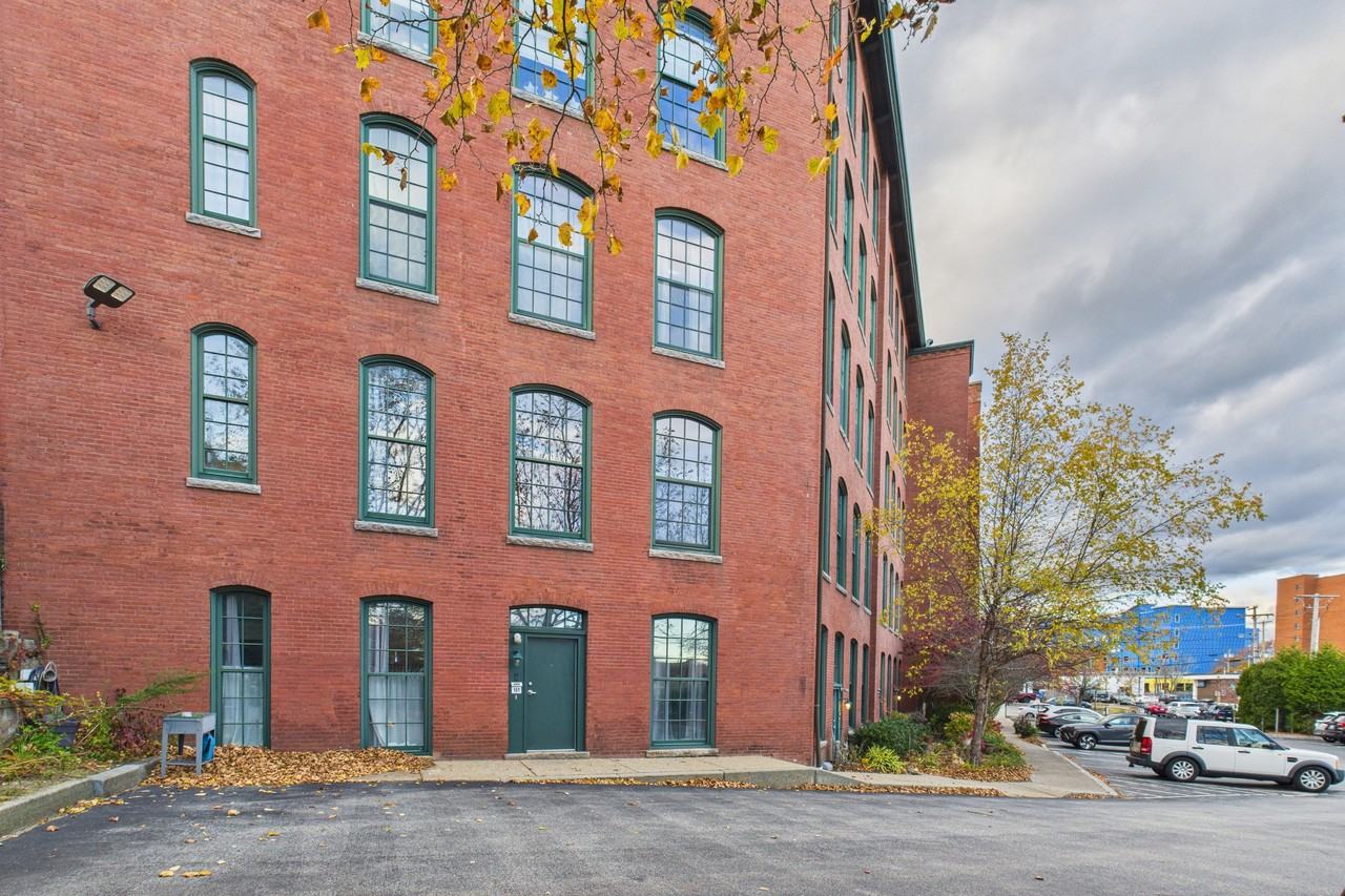 28 Bayley St #1 - Photo 2 of 16