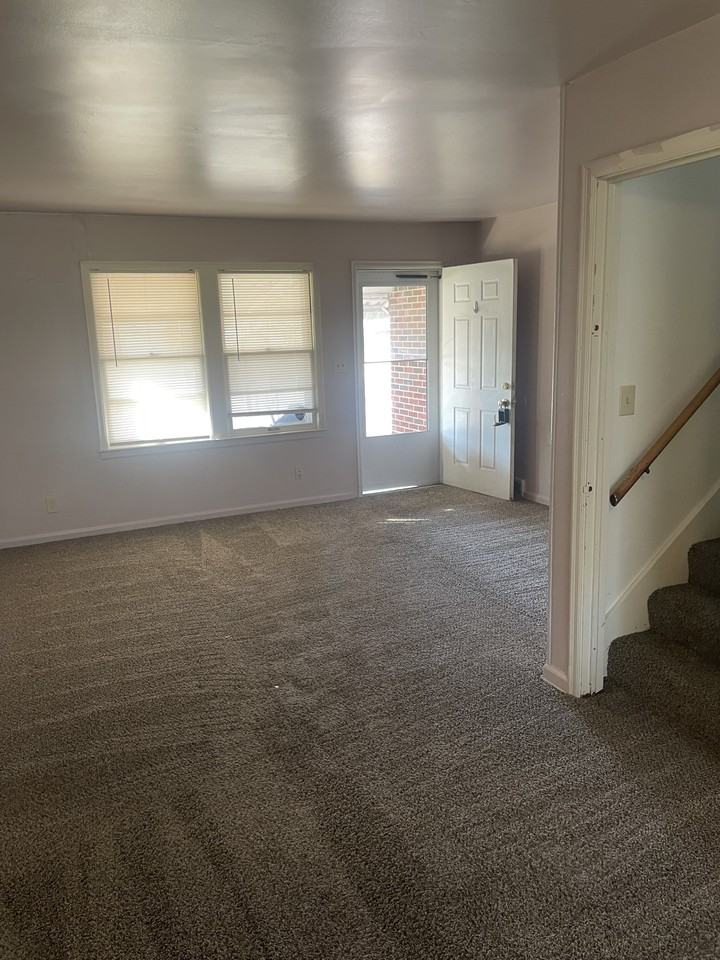 1658 North Bluff Street #1 - Photo 3 of 17