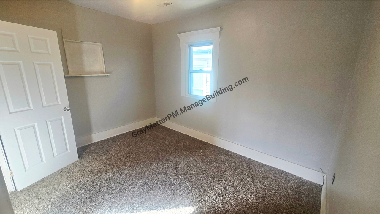 2223 Peach St #3 - Photo 3 of 15