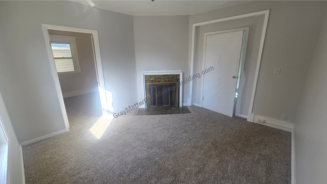 2223 Peach St #3 - Photo 5 of 15