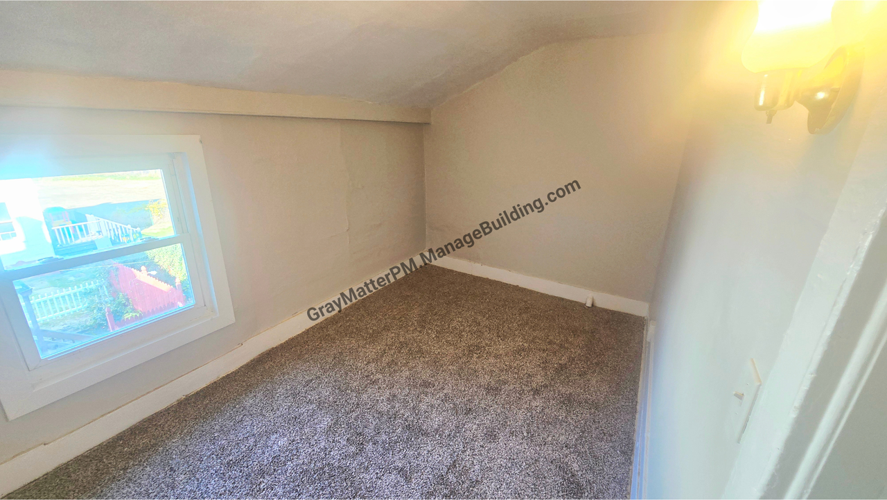 2223 Peach St #3 - Photo 6 of 15