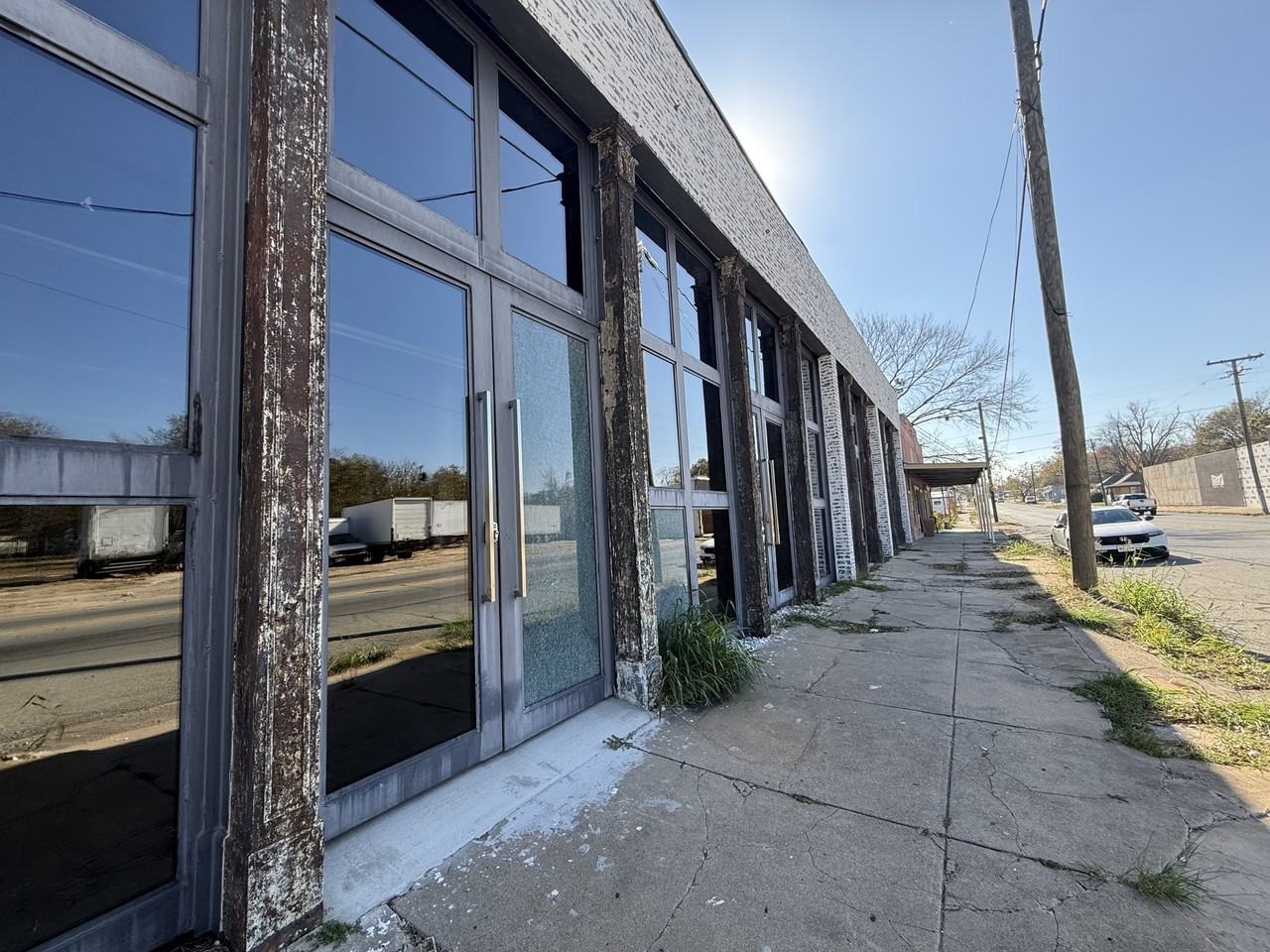 606 South Armstrong Avenue #1 - Photo 3 of 10