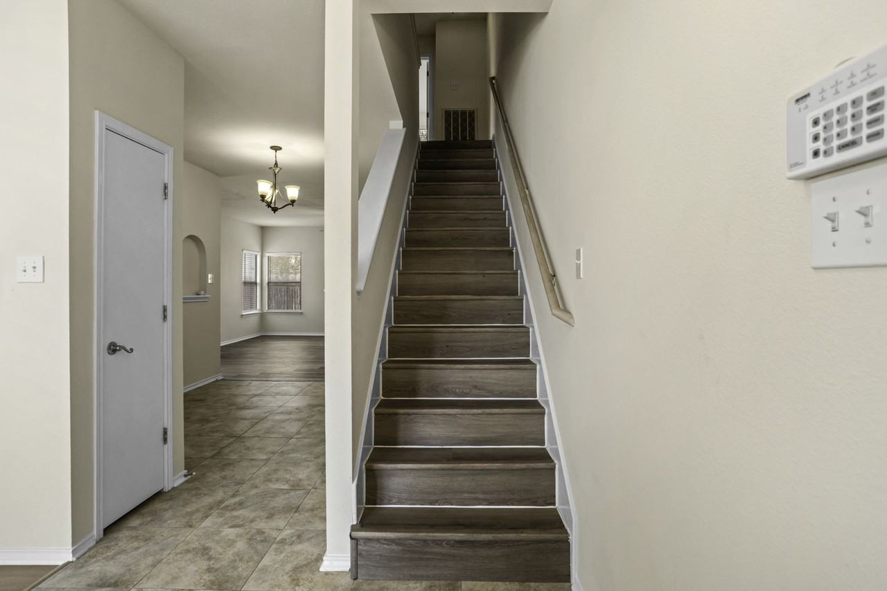 2622 Crown Holw - Photo 4 of 24