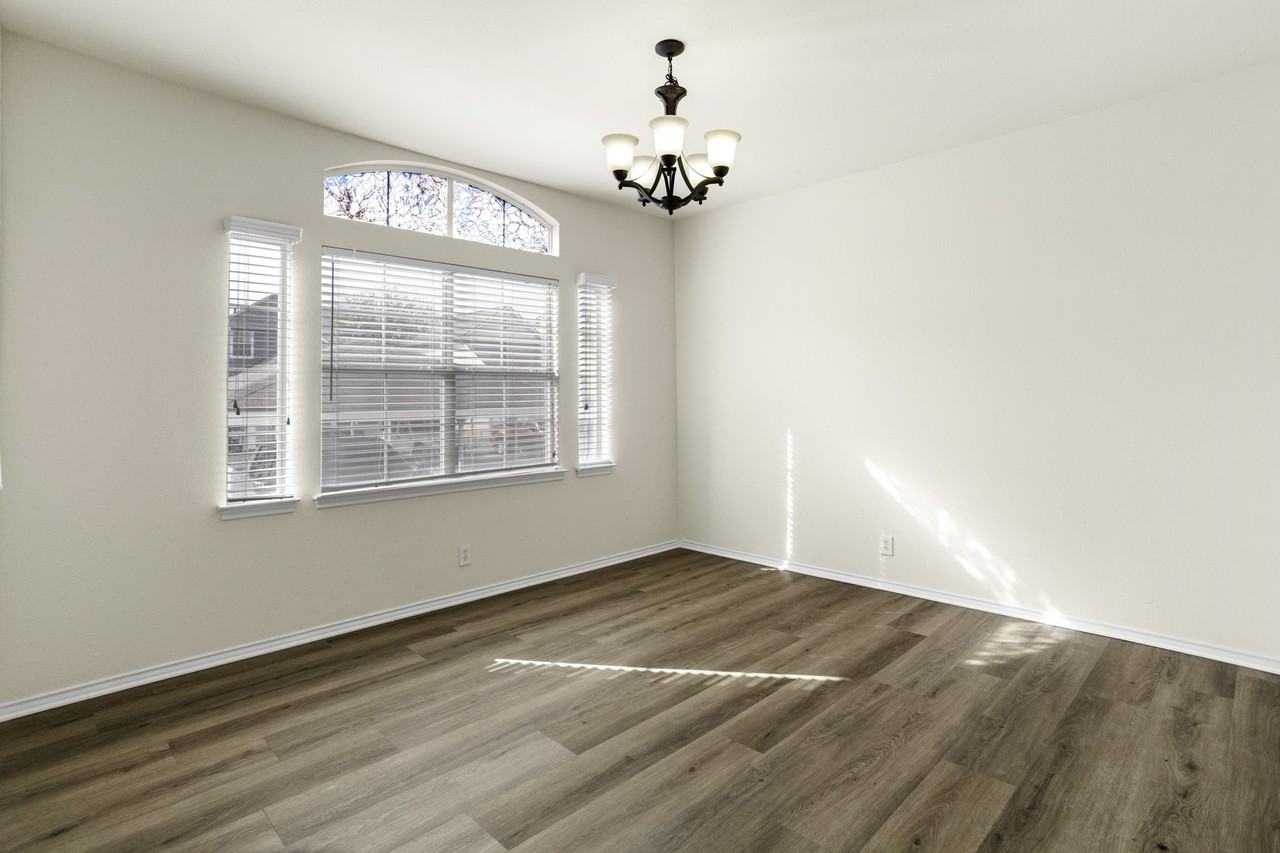 2622 Crown Holw - Photo 5 of 24