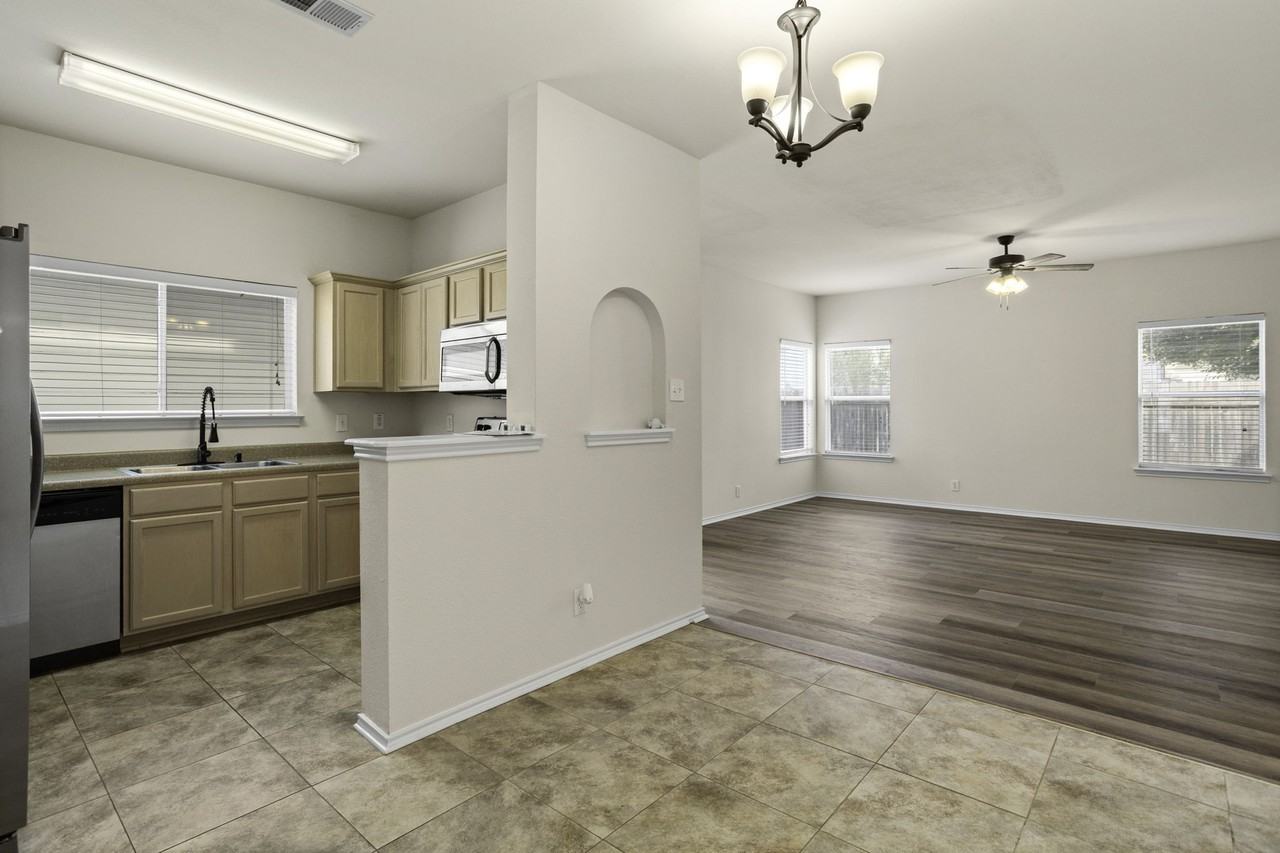 2622 Crown Holw - Photo 6 of 24