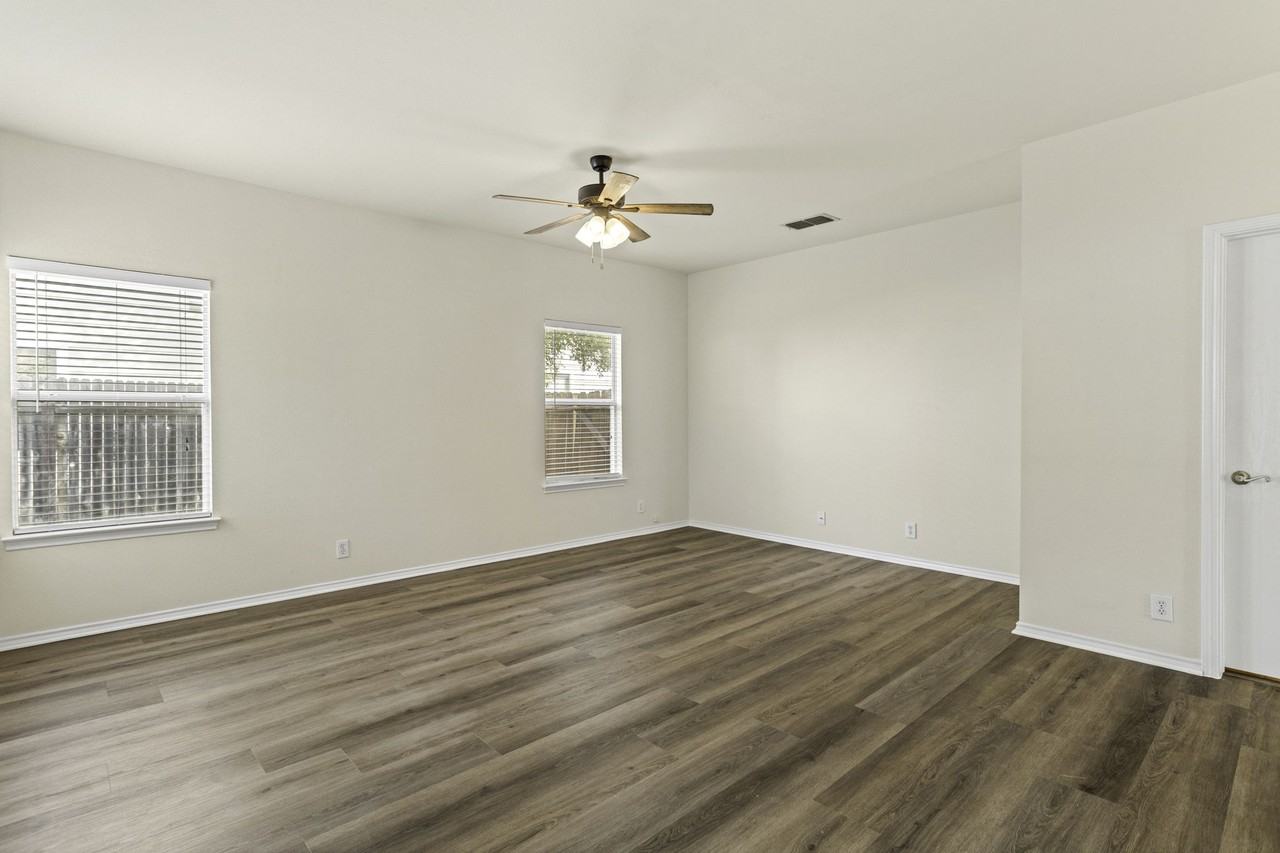 2622 Crown Holw - Photo 7 of 24